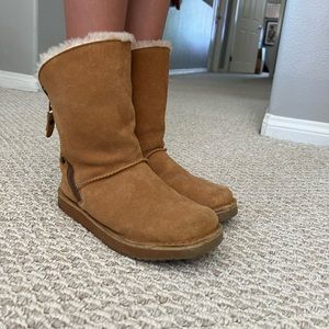 Women’s size 9 Tamarac boots
